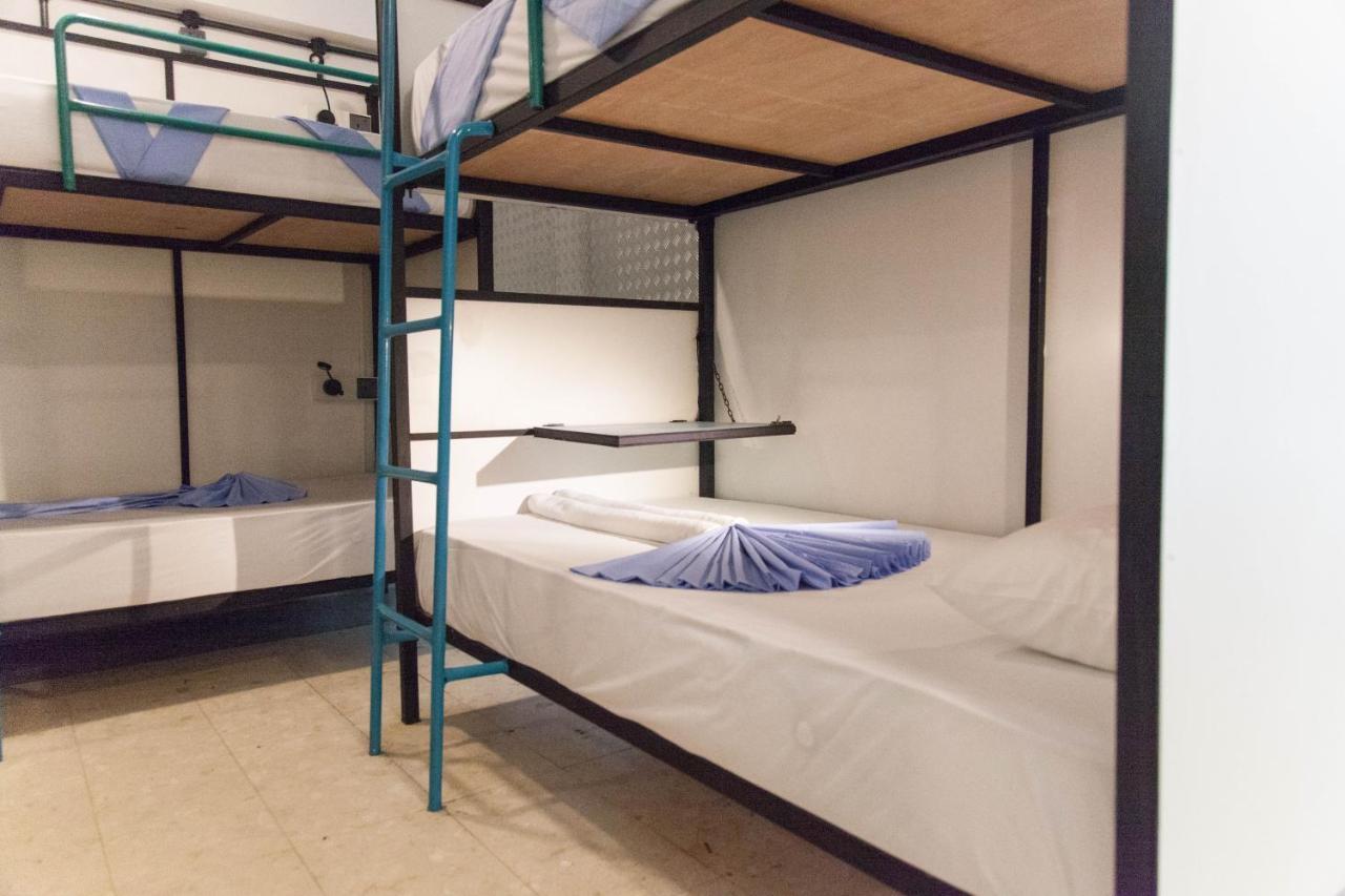 Bunky Monkey Hostels Коломбо Екстериор снимка