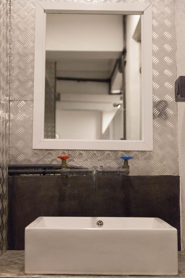 Bunky Monkey Hostels Коломбо Екстериор снимка