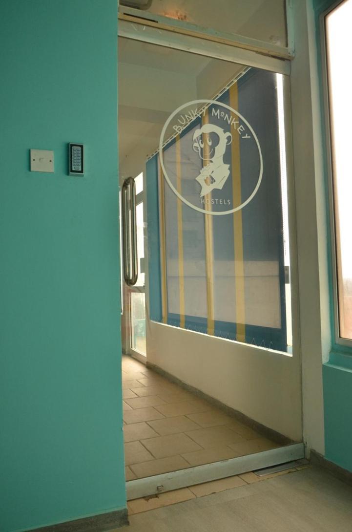 Bunky Monkey Hostels Коломбо Екстериор снимка