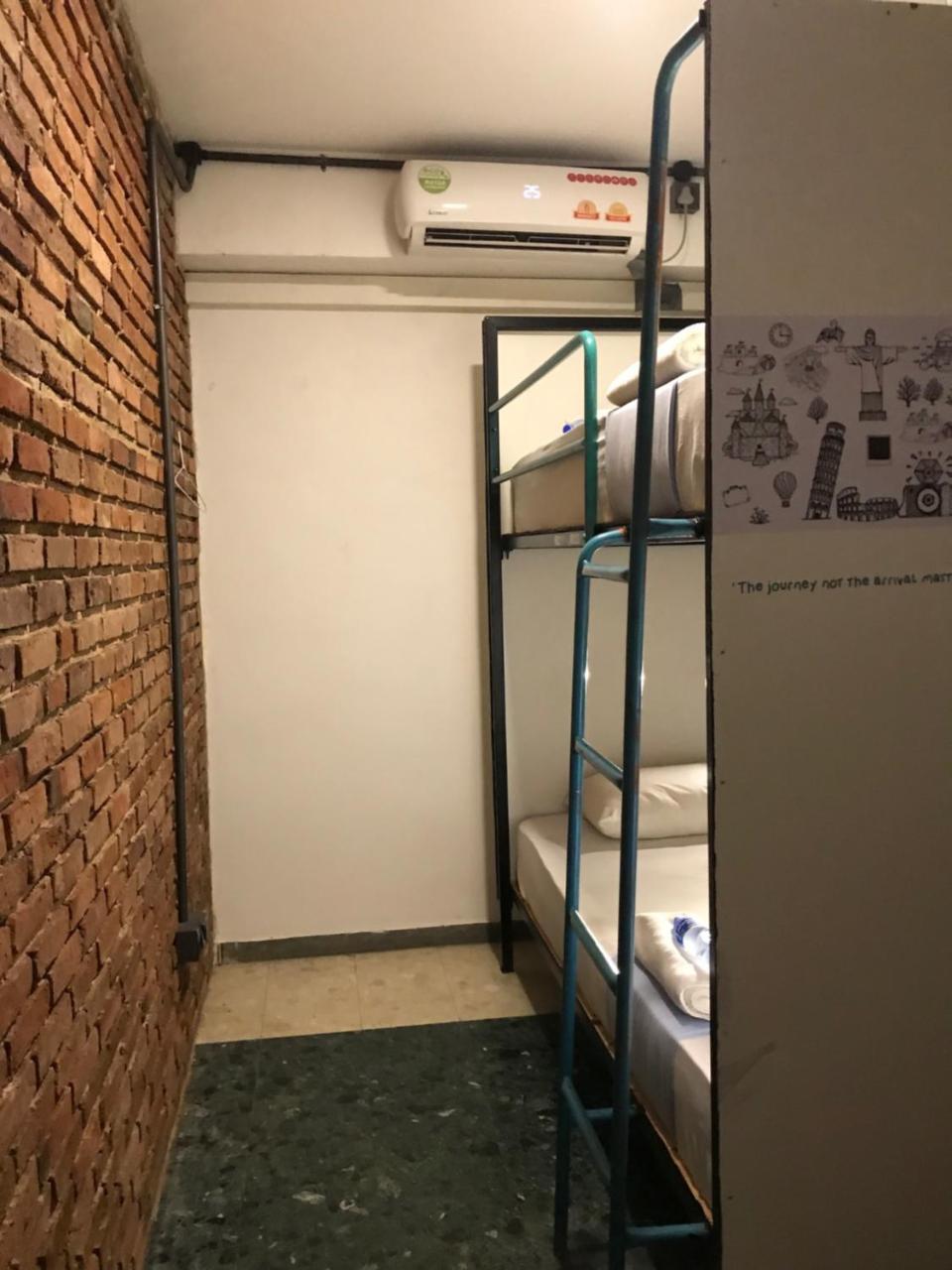 Bunky Monkey Hostels Коломбо Екстериор снимка