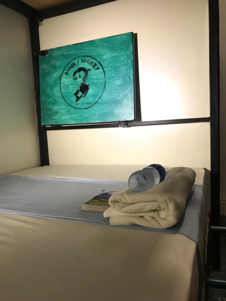 Bunky Monkey Hostels Коломбо Екстериор снимка