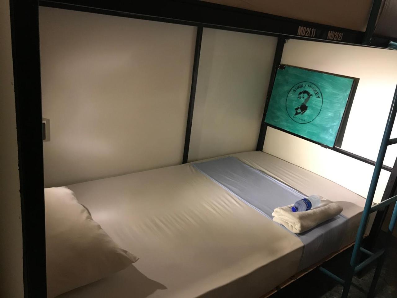 Bunky Monkey Hostels Коломбо Екстериор снимка
